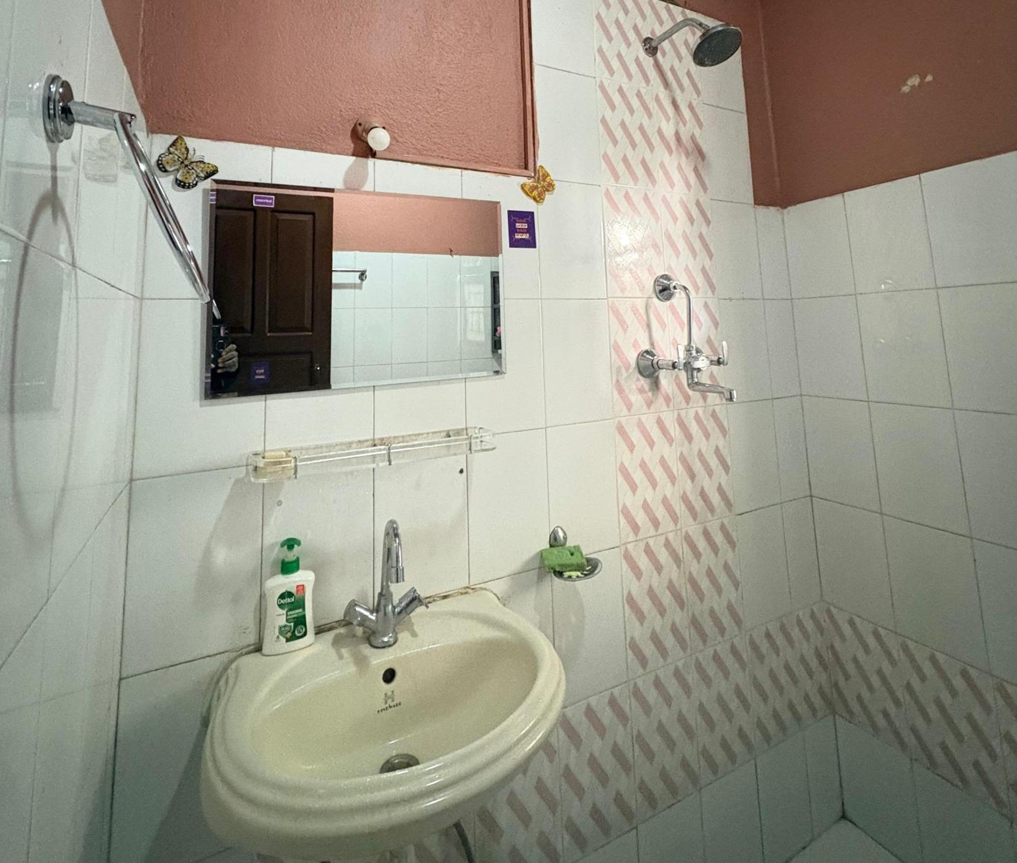 Drakon Nest Homestay Катманду Экстерьер фото
