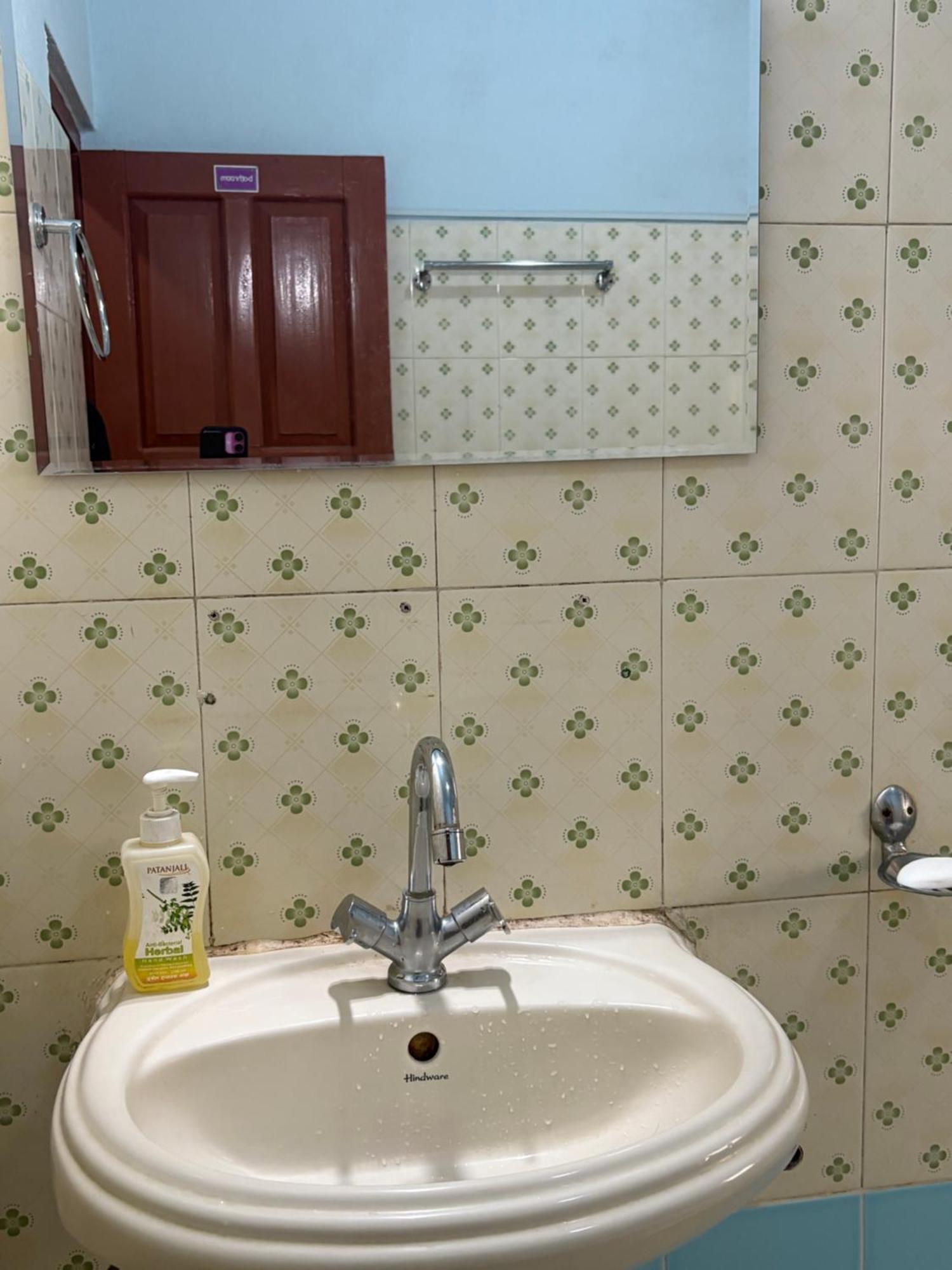 Drakon Nest Homestay Катманду Экстерьер фото